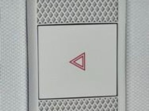 Used 2024 Tesla Model Y Long Range image 23