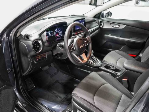 Used 2023 Kia Forte LXS w/ LXS Technology Package FWD image 17