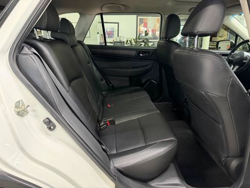 Used 2016 Subaru Outback 2.5i Limited AWD/4WD image 16