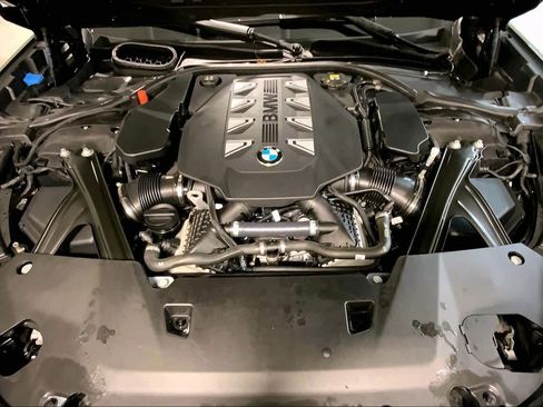 Certified 2023 BMW 760i xDrive image 31