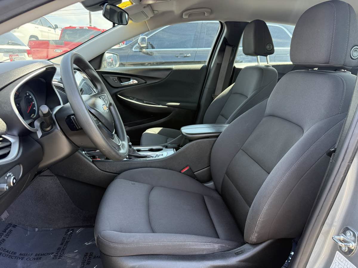 Used 2023 Chevrolet Malibu LT FWD image 9