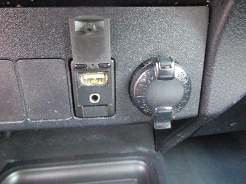 Used 2014 Toyota RAV4 Limited w/ Technology Package AWD/4WD image 26