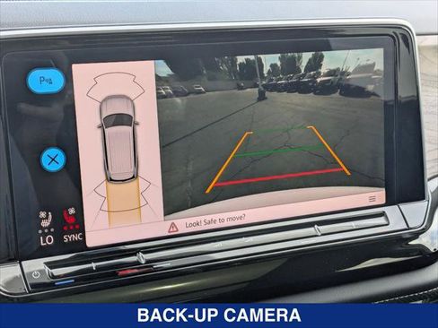 New 2026 Volkswagen Atlas SE image 11