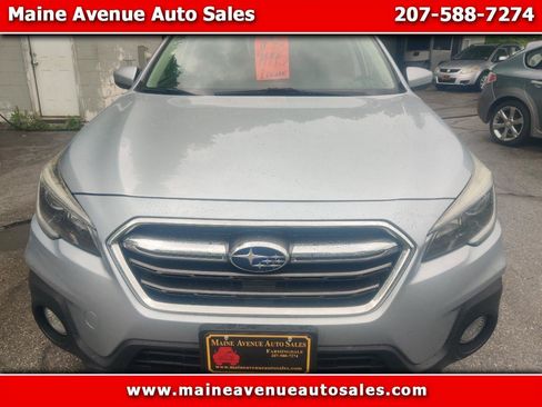 Used 2018 Subaru Outback 2.5i Premium AWD/4WD image 1