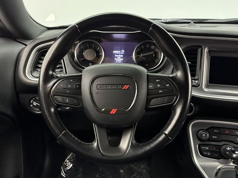 Used 2021 Dodge Challenger SXT image 22