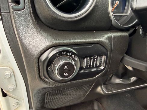 Used 2022 Jeep Gladiator Overland w/ Popular Equipment Package AWD/4WD image 23