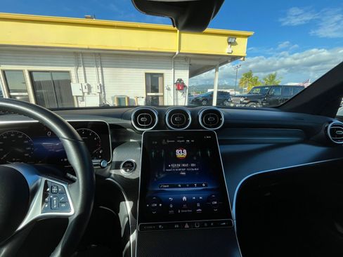 Used 2024 Mercedes-Benz GLC 300 image 17