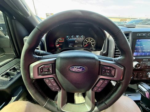 Used 2020 Ford F150 Lariat w/ Equipment Group 502A Luxury AWD/4WD image 9