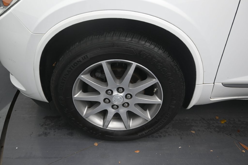 Used 2017 Buick Enclave Leather FWD image 9