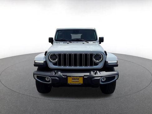 Used 2025 Jeep Wrangler Unlimited Sahara AWD/4WD image 4