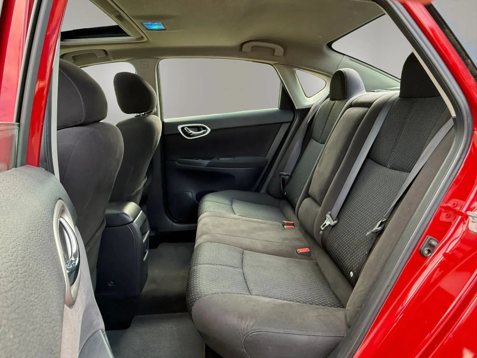 Used 2013 Nissan Sentra SR w/ Premium Pkg FWD image 25