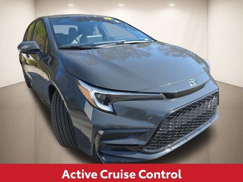 Used 2026 Toyota Corolla SE w/ SE Premium Package FWD image 9