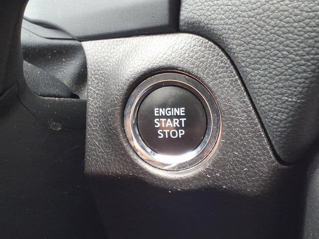Used 2025 Toyota RAV4 XLE AWD/4WD image 9