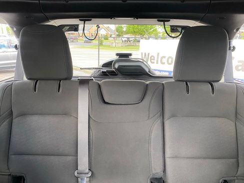 Used 2020 Jeep Wrangler Unlimited Sahara w/ Dual Top Group AWD/4WD image 30