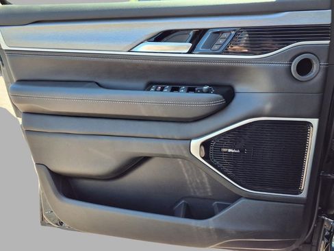 New 2026 Jeep Grand Wagoneer Limited AWD/4WD image 17