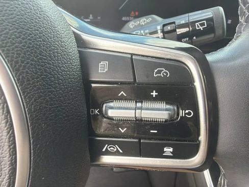 Used 2025 Kia Carnival SX Prestige FWD image 23