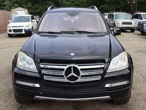 Used 2011 Mercedes-Benz GL 550 4MATIC image 3