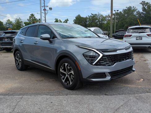 Certified 2024 Kia Sportage EX FWD image 3