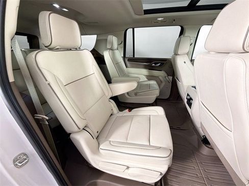 Used 2022 GMC Yukon XL Denali image 26