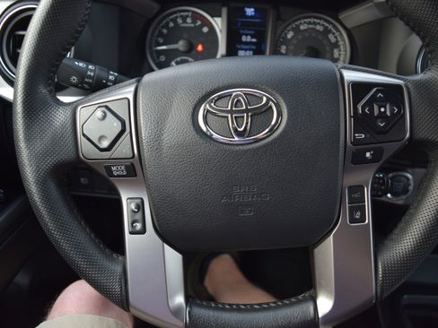 Used 2023 Toyota Tacoma SR5 AWD/4WD image 14