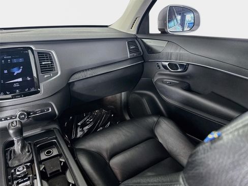 Used 2020 Volvo XC90 T6 Momentum AWD/4WD image 26