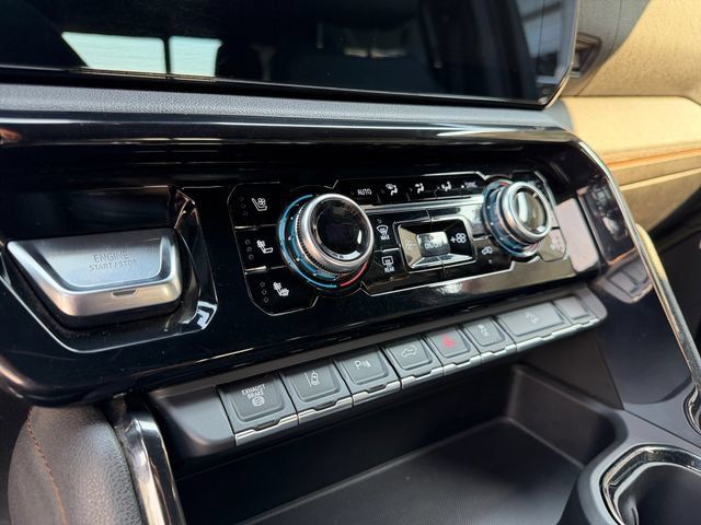 Used 2024 GMC Sierra 3500 AT4 w/ Technology Package AWD/4WD image 17