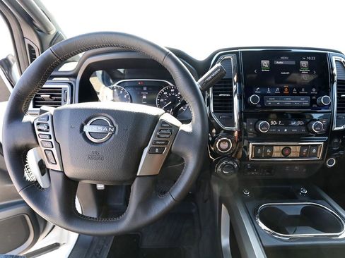 Used 2024 Nissan Titan Platinum Reserve w/ Moonroof Package AWD/4WD image 17