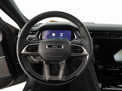 Used 2023 Jeep Grand Cherokee Overland w/ Advanced Protech Group III image 13