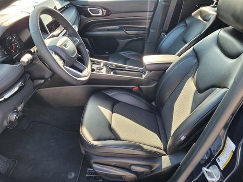 New 2026 Jeep Compass Latitude AWD/4WD image 8