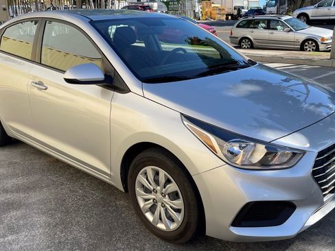 Used 2020 Hyundai Accent SE FWD image 4
