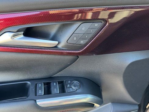 Used 2024 Chevrolet Traverse RS image 17