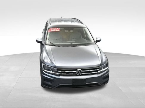 Used 2021 Volkswagen Tiguan SE AWD/4WD image 41