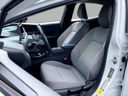 Used 2023 Toyota Prius LE FWD image 21