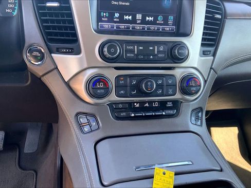 Used 2020 GMC Yukon Denali w/ Denali Premium Package AWD/4WD image 31