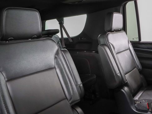 Used 2023 GMC Yukon XL Denali AWD/4WD image 32