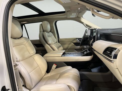 Used 2021 Lincoln Navigator Reserve RWD image 21