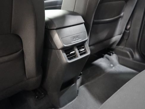 Used 2025 Chevrolet Equinox LT FWD image 27