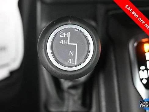 Used 2025 Jeep Gladiator Sport w/ Premium Package AWD/4WD image 28