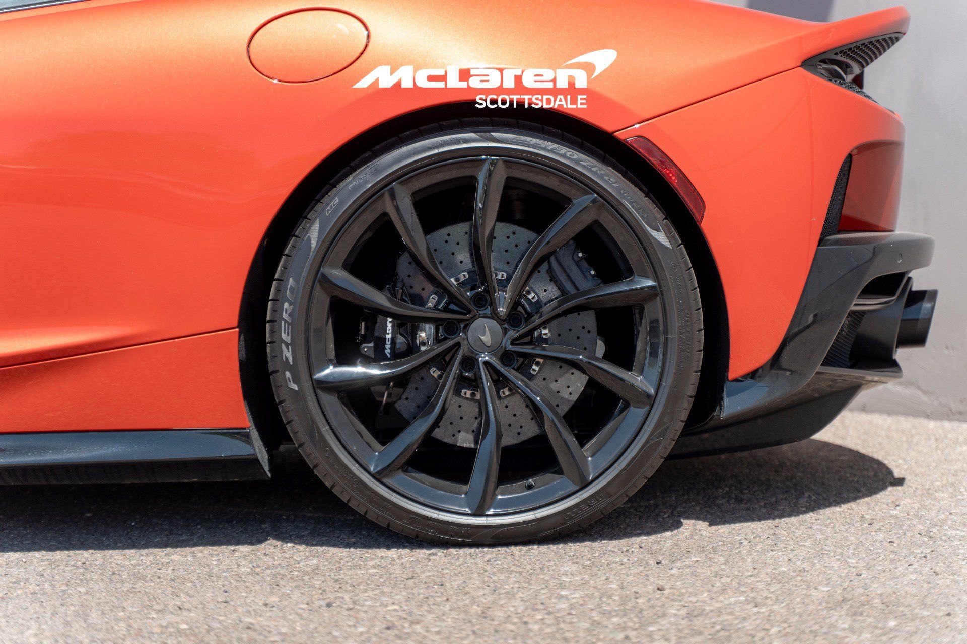 Used 2023 McLaren GT RWD image 28