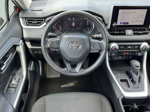 Used 2025 Toyota RAV4 XLE FWD image 12