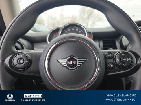 Used 2021 MINI Cooper 2-Door Hardtop image 22