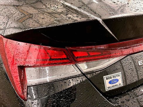 Used 2024 Hyundai Elantra SEL w/ Convenience Package image 28