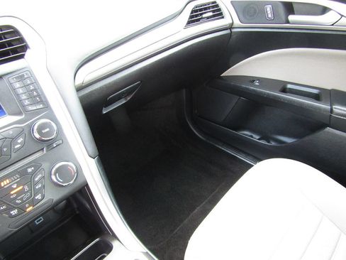 Used 2018 Ford Fusion S FWD image 22
