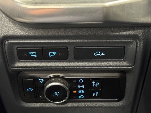 Used 2023 Ford F150 Lariat AWD/4WD image 33