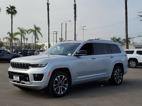 Used 2022 Jeep Grand Cherokee L Overland w/ Luxury Tech Group IV AWD/4WD image 4