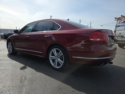 Used 2015 Volkswagen Passat TDI SEL Premium image 5