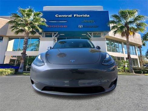 Used 2022 Tesla Model Y Performance image 3