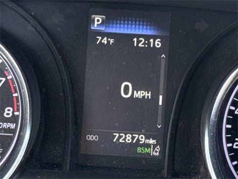 Used 2020 Toyota Camry SE w/ Convenience Package image 15