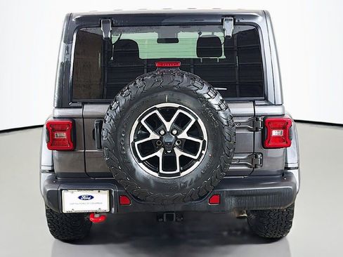 Used 2024 Jeep Wrangler Rubicon w/ Capability Package image 11