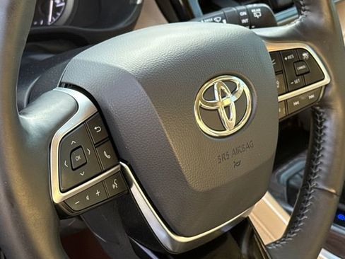 Used 2020 Toyota Highlander Platinum FWD image 18